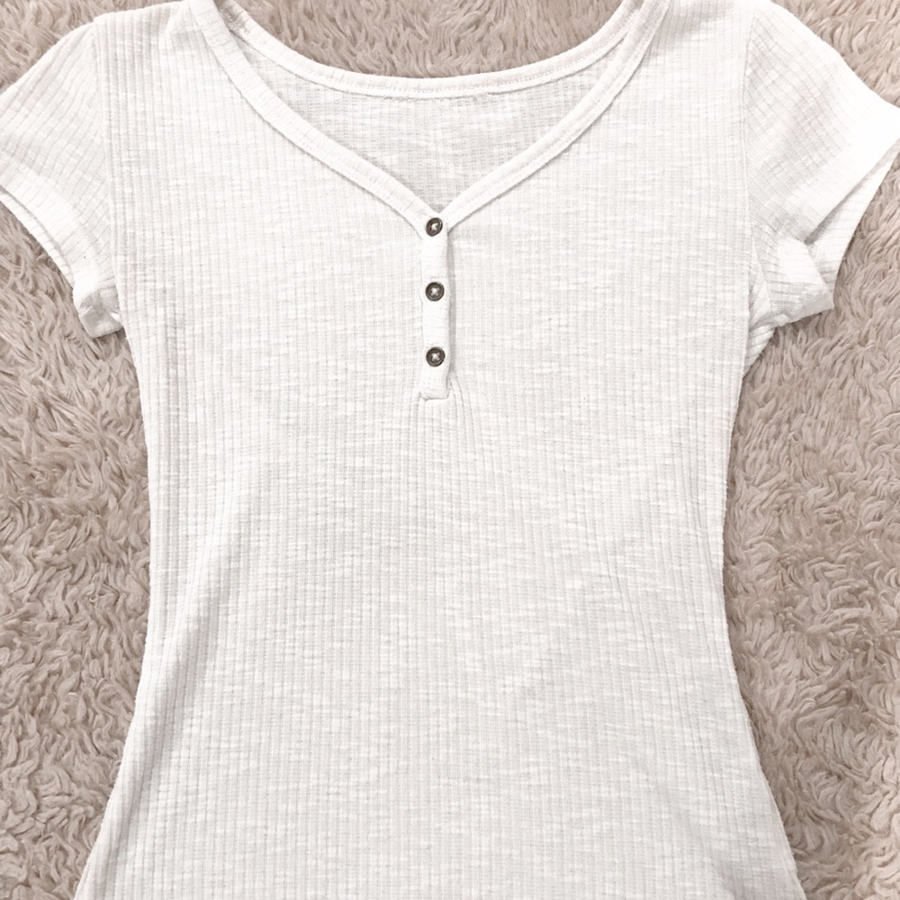 Forever 21 short sleeve shirt size medium